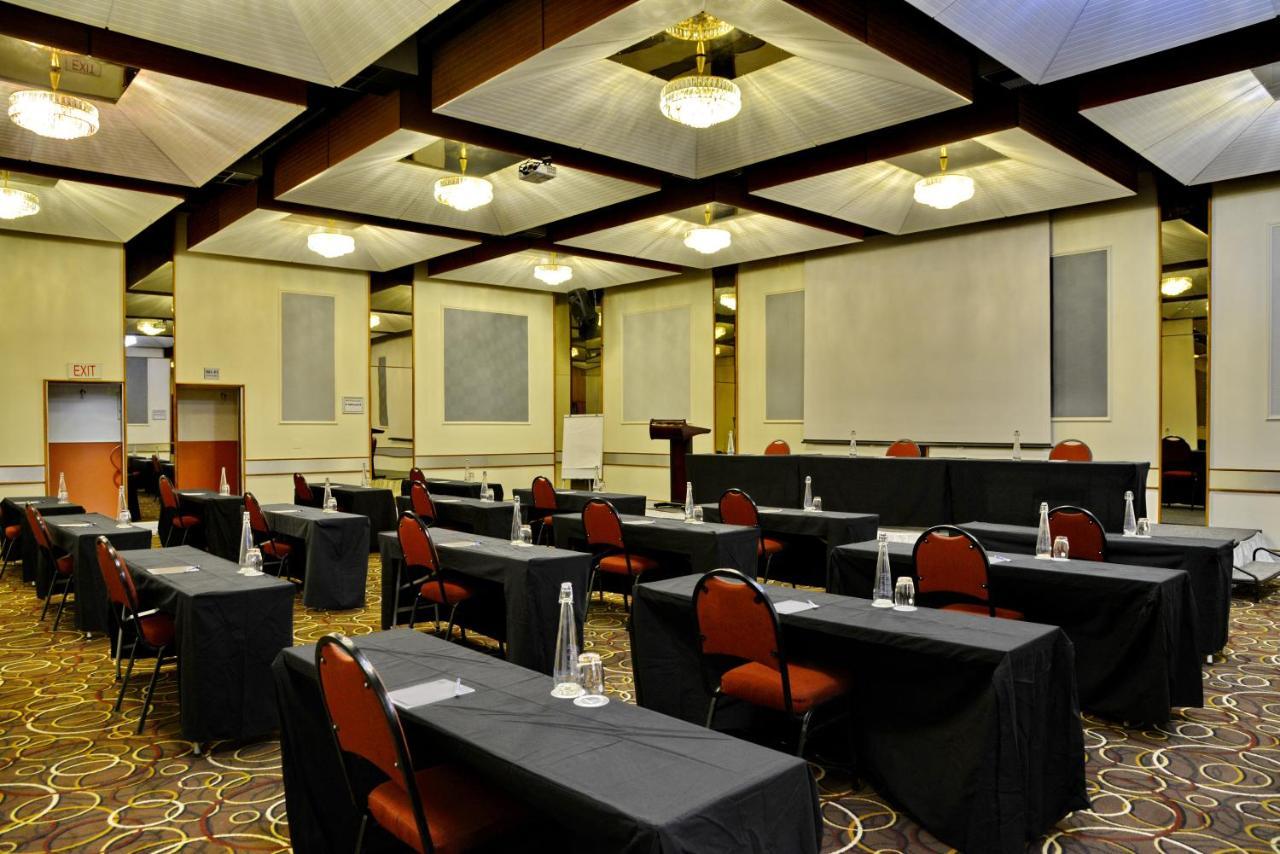 The Parktonian All Suite Hotel Йоханесбург Екстериор снимка