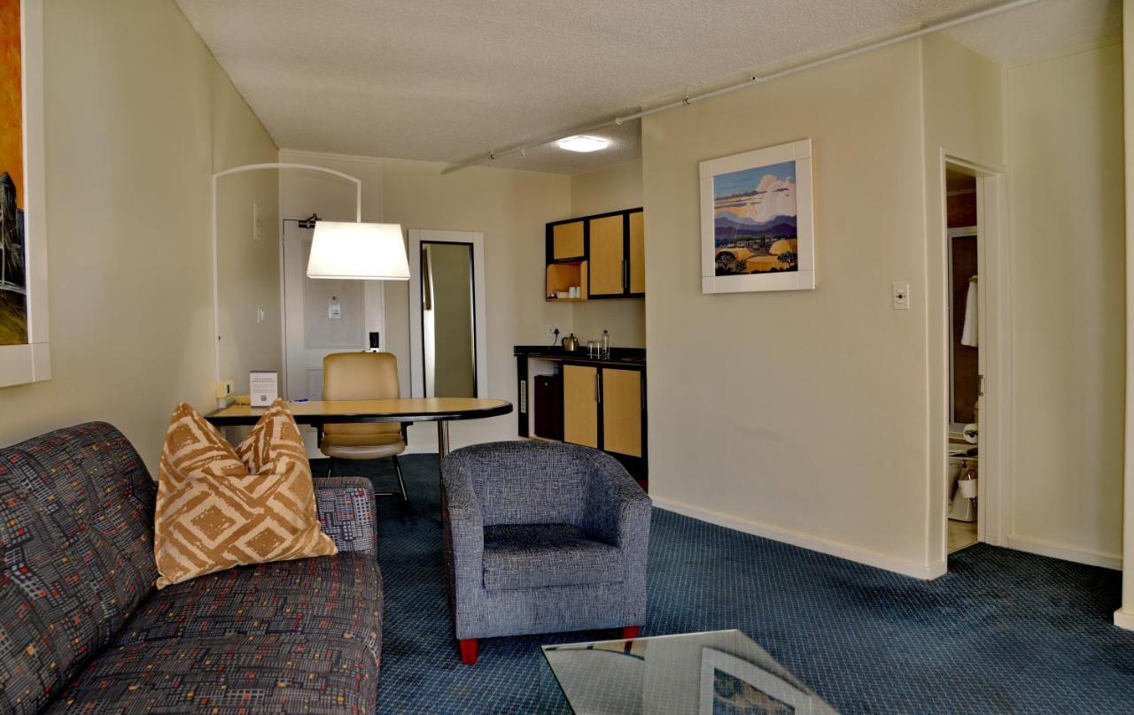 The Parktonian All Suite Hotel Йоханесбург Екстериор снимка