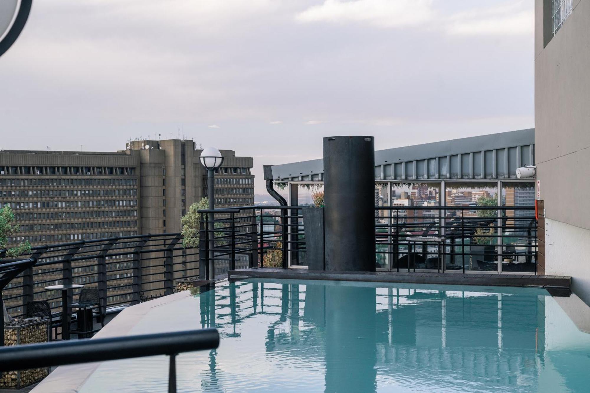 The Parktonian All Suite Hotel Йоханесбург Екстериор снимка