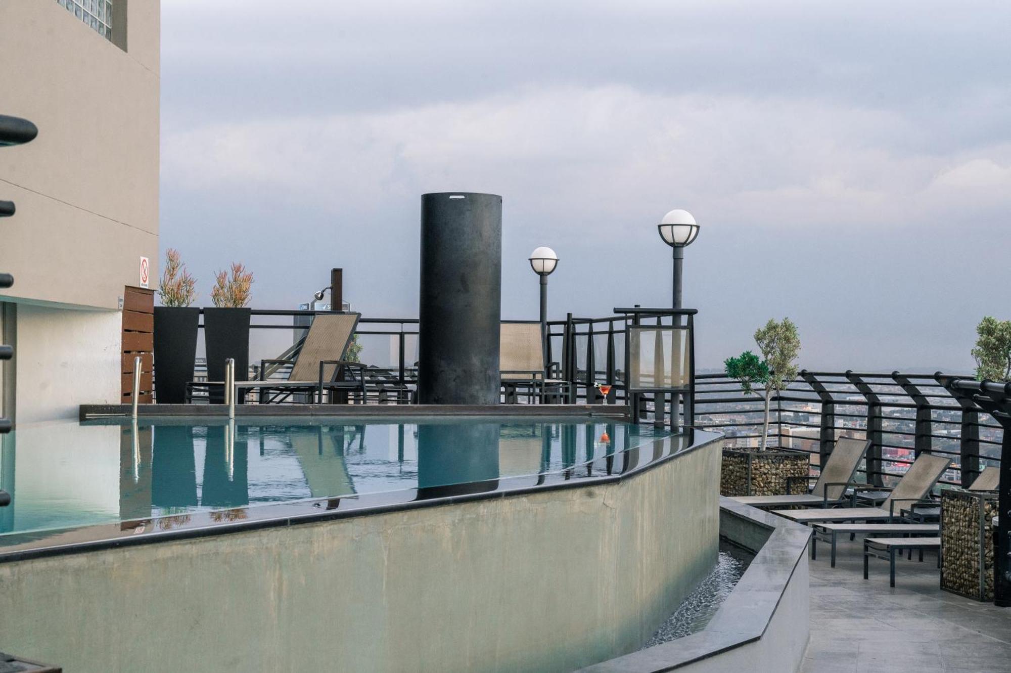 The Parktonian All Suite Hotel Йоханесбург Екстериор снимка
